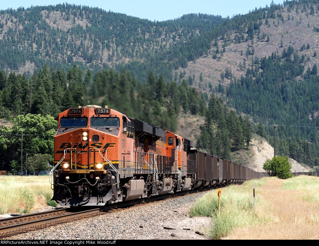 BNSF 7574